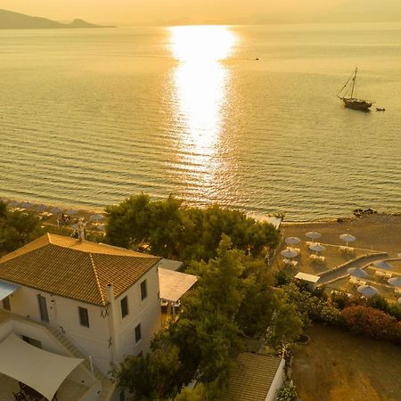 Four Seasons Hydra Luxury Suites Buitenkant foto