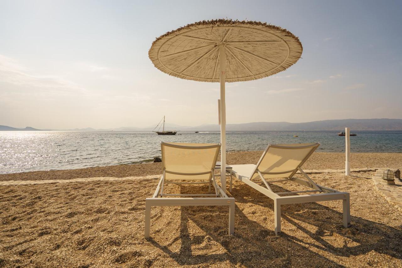 Four Seasons Hydra Luxury Suites Buitenkant foto